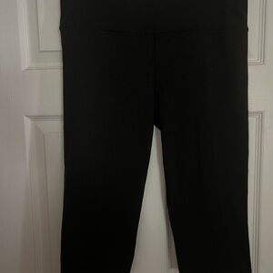 NWOT Victoria's Secret Black Knockout Crop Sport Leggings